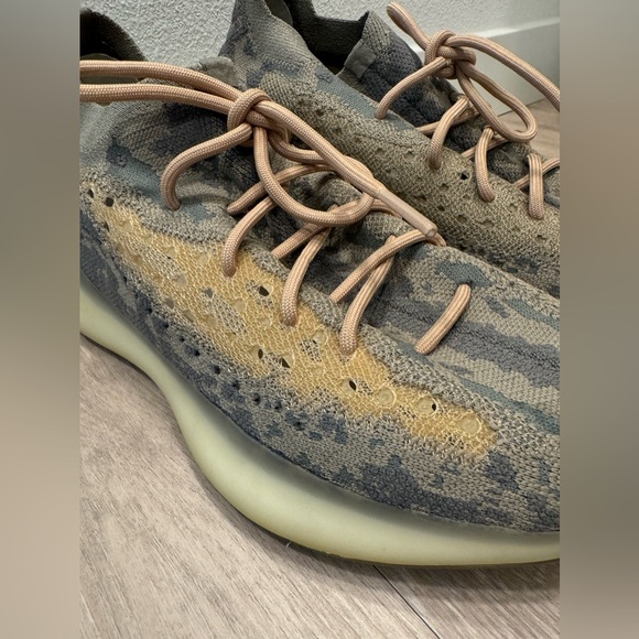 Yeezy 380 - Picture 13 of 13